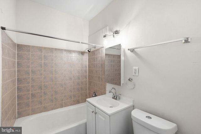 1103 QUEEN ST NE, Washington, DC 20002