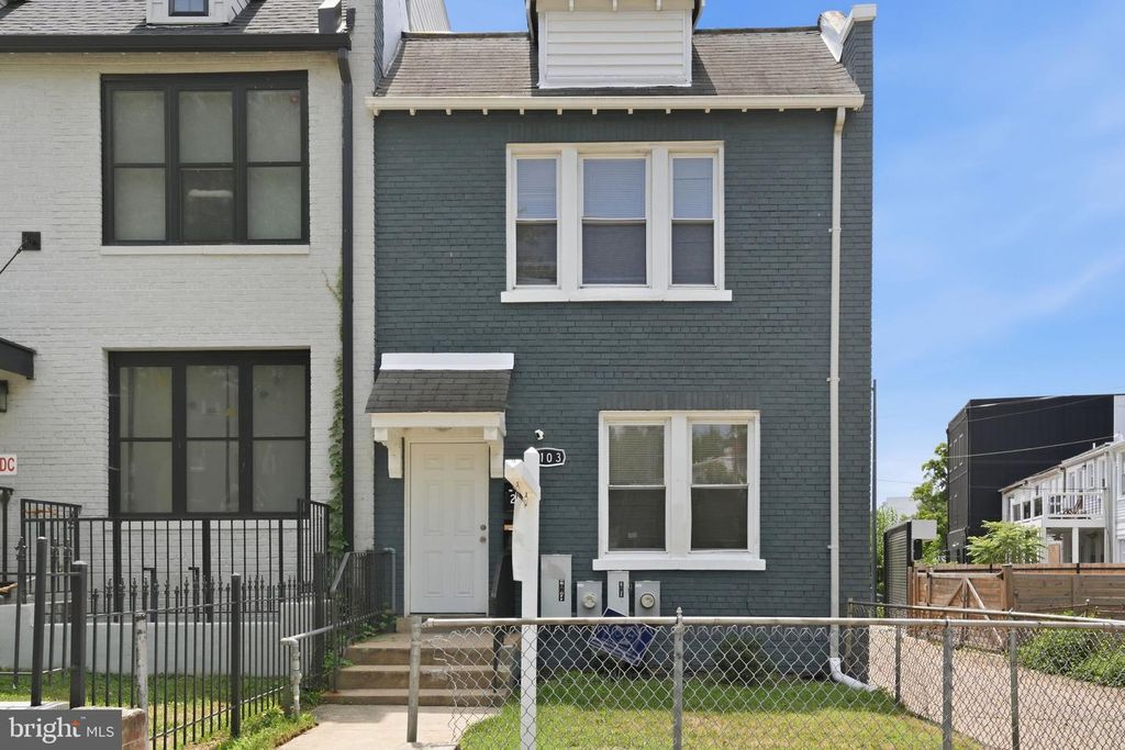 1103 QUEEN ST NE, Washington, DC 20002