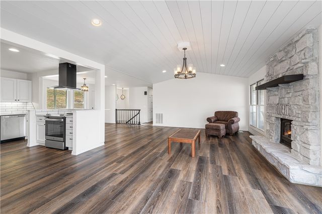 66 Shields Spur 112, Holiday Island, AR 72631