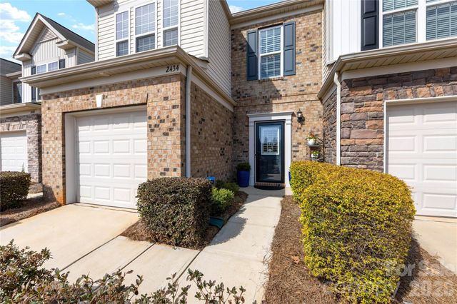 2434 Royal York Avenue, Charlotte, NC 28210