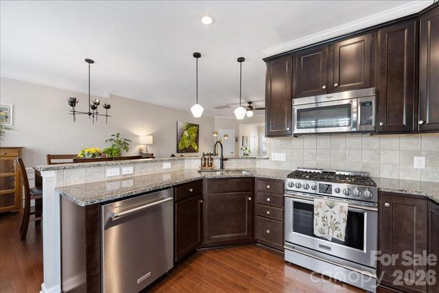 2434 Royal York Avenue, Charlotte, NC 28210