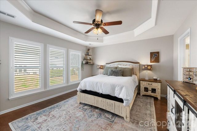 2434 Royal York Avenue, Charlotte, NC 28210