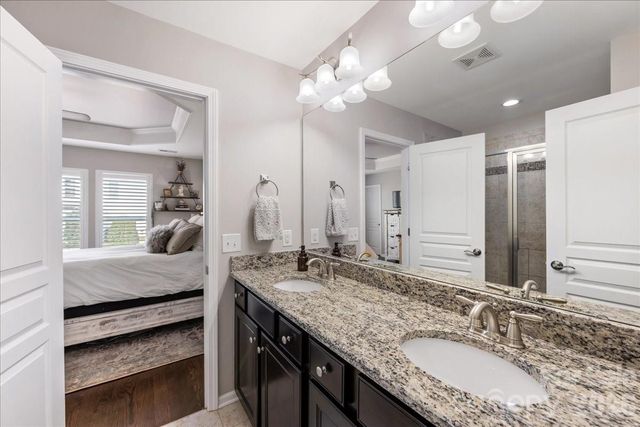 2434 Royal York Avenue, Charlotte, NC 28210