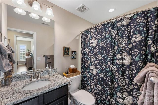 2434 Royal York Avenue, Charlotte, NC 28210