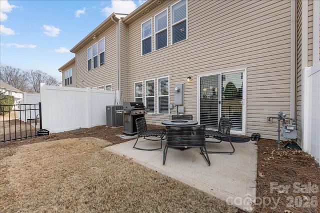 2434 Royal York Avenue, Charlotte, NC 28210