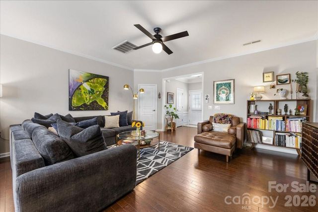 2434 Royal York Avenue, Charlotte, NC 28210