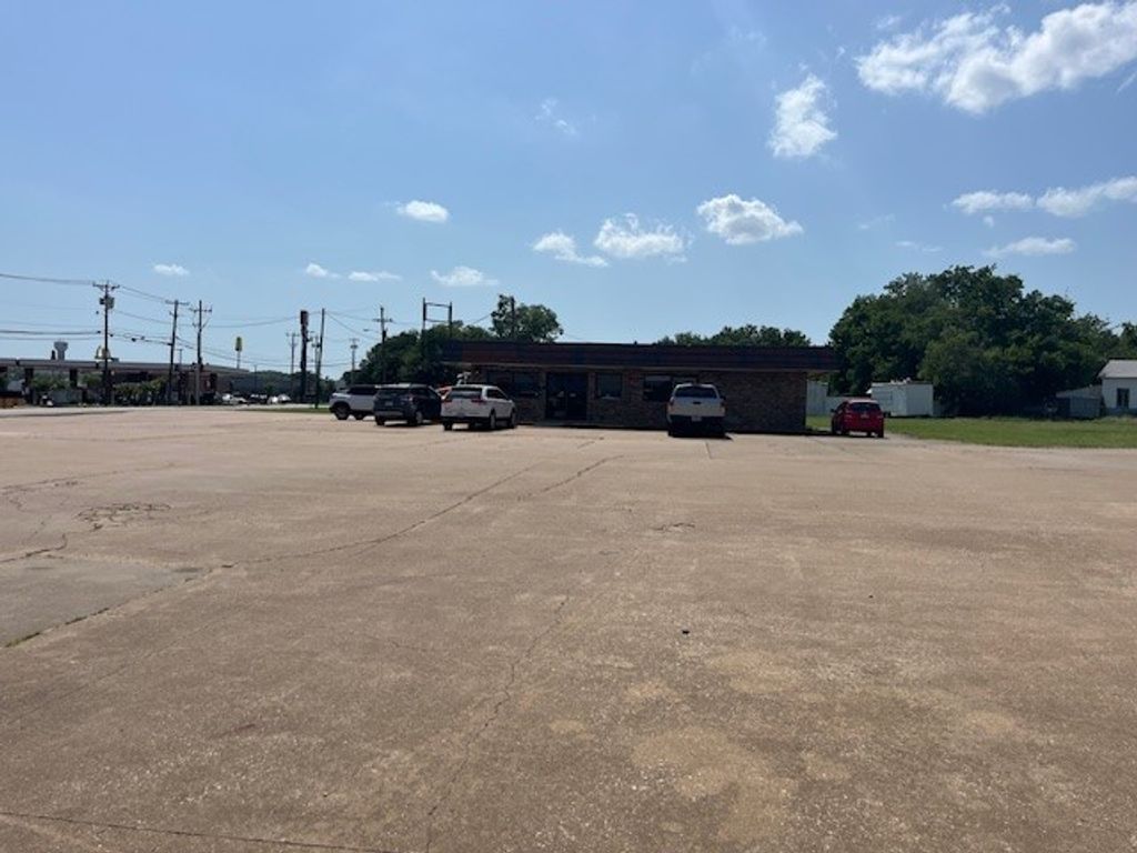 2900 W Morton Street, Denison, TX 75020