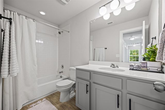 7200 Redding DR, Austin, TX 78745