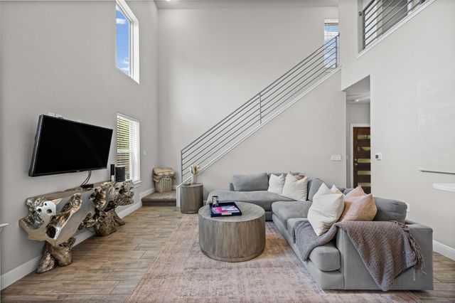 7200 Redding DR, Austin, TX 78745