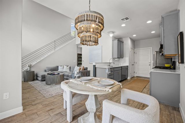 7200 Redding DR, Austin, TX 78745