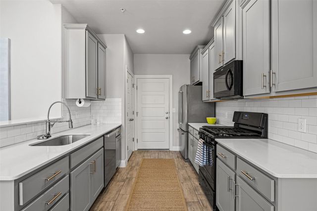 7200 Redding DR, Austin, TX 78745