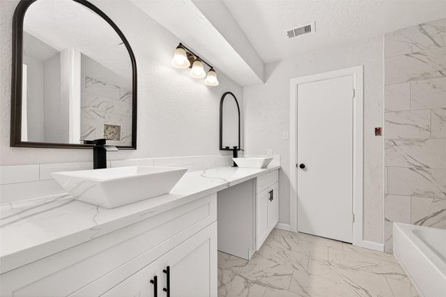25643 Cathy Drive, Hockley, TX 77447