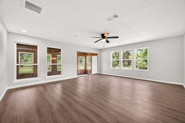 25643 Cathy Drive, Hockley, TX 77447