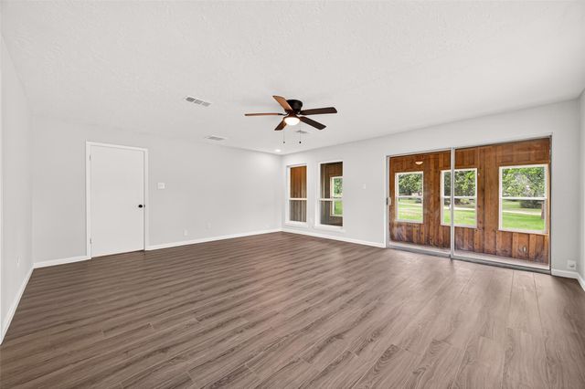 25643 Cathy Drive, Hockley, TX 77447