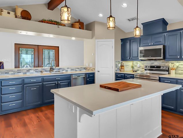 307 Roesch Rd, Hallsville, TX 75650