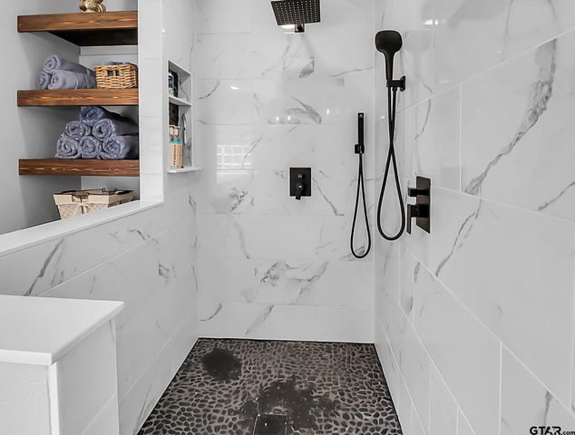 307 Roesch Rd, Hallsville, TX 75650