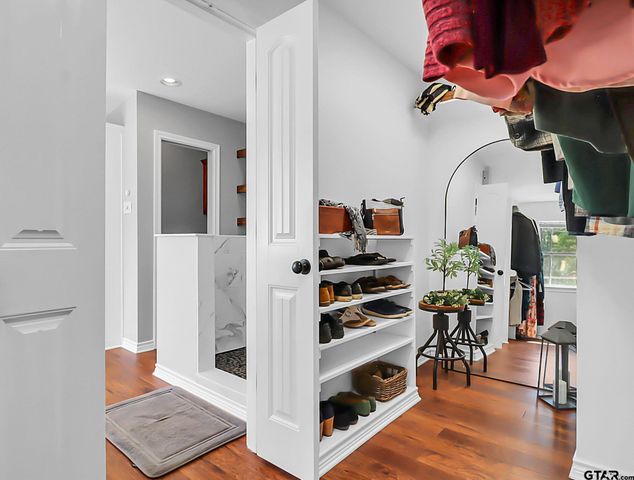 307 Roesch Rd, Hallsville, TX 75650