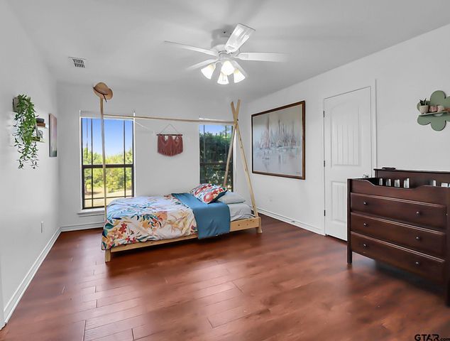 307 Roesch Rd, Hallsville, TX 75650