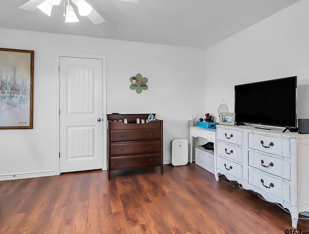 307 Roesch Rd, Hallsville, TX 75650