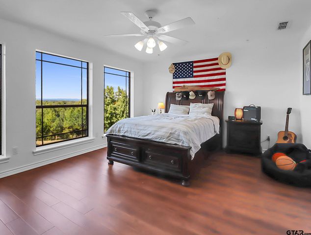 307 Roesch Rd, Hallsville, TX 75650