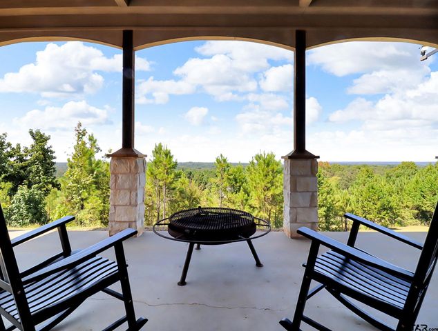 307 Roesch Rd, Hallsville, TX 75650