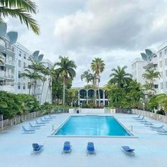 492 NW 165th St Road C-415, Miami, FL 33169
