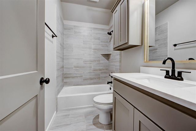 3325 Slate River Drive, Yukon, OK 73099