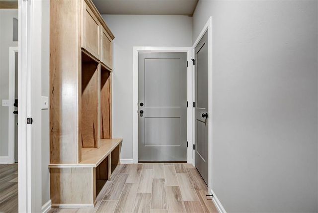 3325 Slate River Drive, Yukon, OK 73099