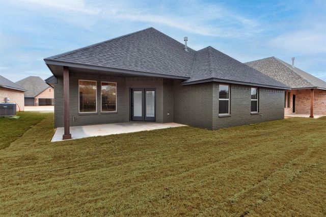 3325 Slate River Drive, Yukon, OK 73099