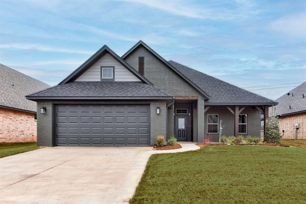 3325 Slate River Drive, Yukon, OK 73099