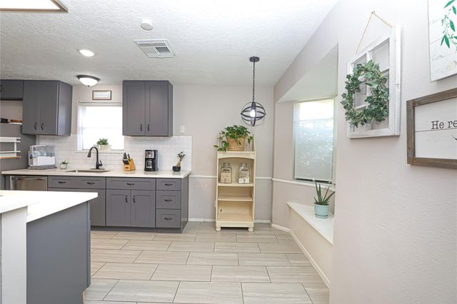 7011 Thornwild Road, Houston, TX 77489