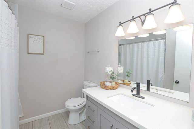 7011 Thornwild Road, Houston, TX 77489