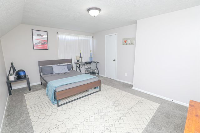 7011 Thornwild Road, Houston, TX 77489