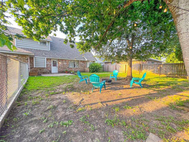 7011 Thornwild Road, Houston, TX 77489