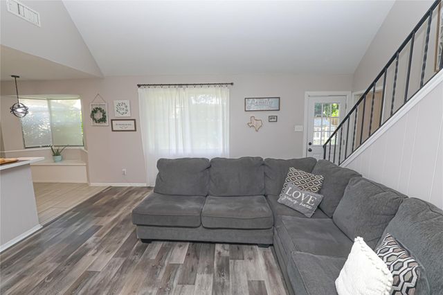 7011 Thornwild Road, Houston, TX 77489