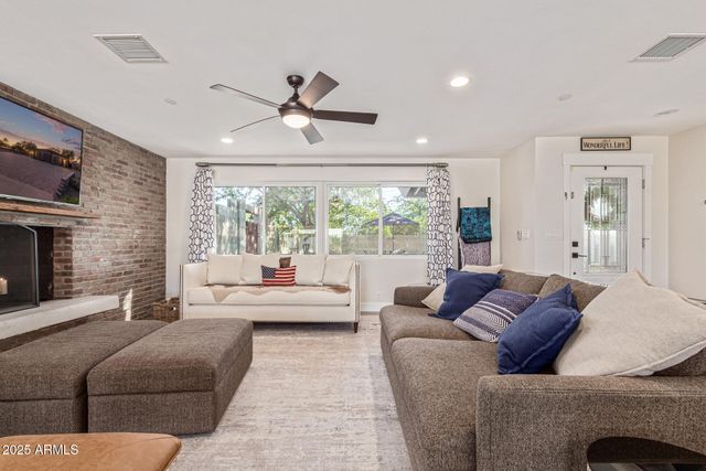 6616 E CACTUS Road, Scottsdale, AZ 85254