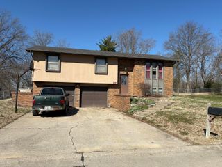 1509 WATERFORD DR, Columbia, MO 65203