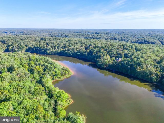 10725 RIVER RUN DR, Manassas, VA 20112