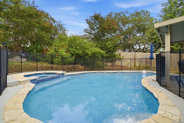 17319 Sapphire Rim, San Antonio, TX 78232