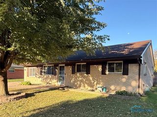 642 Diana Drive, Holland, OH 43528