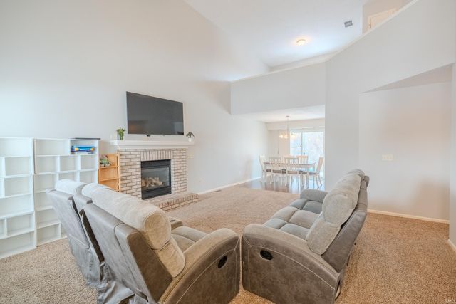 1821 Grafton Place, Fort Wayne, IN 46808