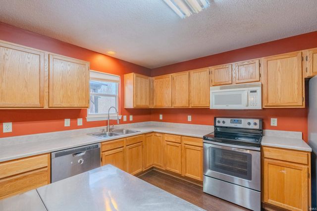 1821 Grafton Place, Fort Wayne, IN 46808