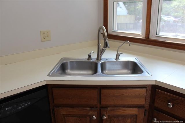 236 Pinecrest Drive, Fayetteville, NC 28305