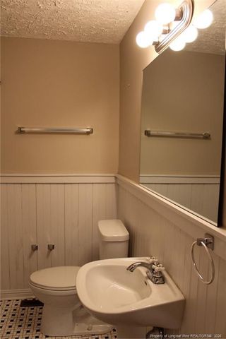 236 Pinecrest Drive, Fayetteville, NC 28305