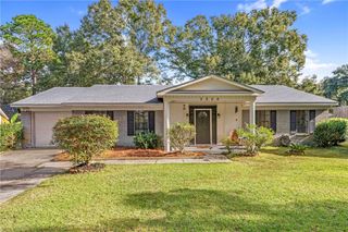 5854 Wood Creek Court, Mobile, AL 36609