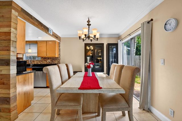 5812 Thisledown Court, West Palm Beach, FL 33415