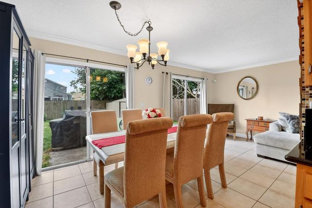 5812 Thisledown Court, West Palm Beach, FL 33415