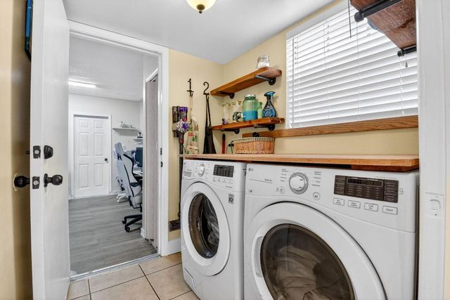 5812 Thisledown Court, West Palm Beach, FL 33415