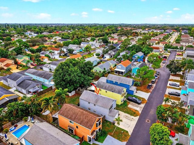 5812 Thisledown Court, West Palm Beach, FL 33415