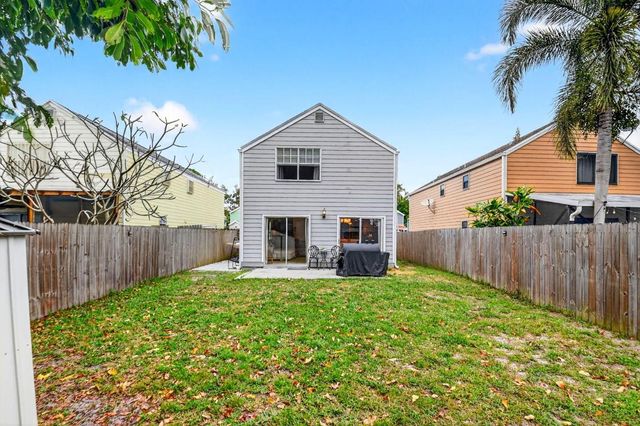 5812 Thisledown Court, West Palm Beach, FL 33415